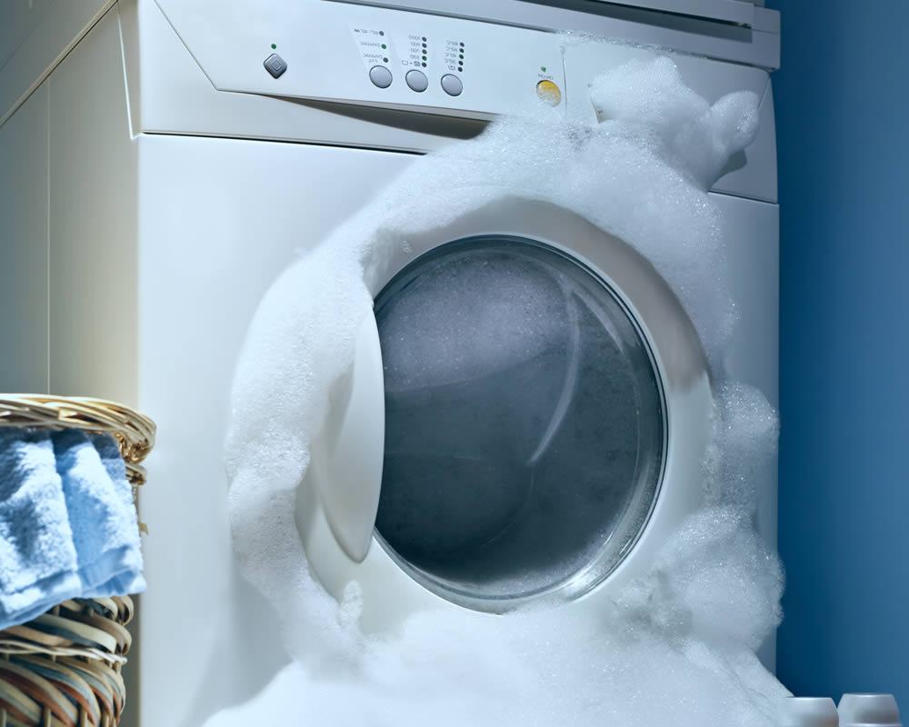 Máy giặt báo lỗi 5UD do quá nhiều bọt xà phòng trong quá trình giặt